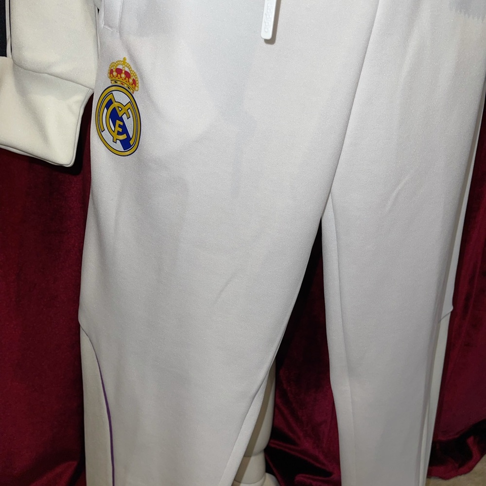 Adidas sweat suit - Picture 4 of 8